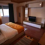Near Center 4 شقة