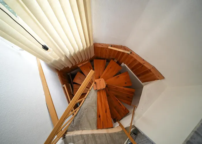 Apartament Near Center 4