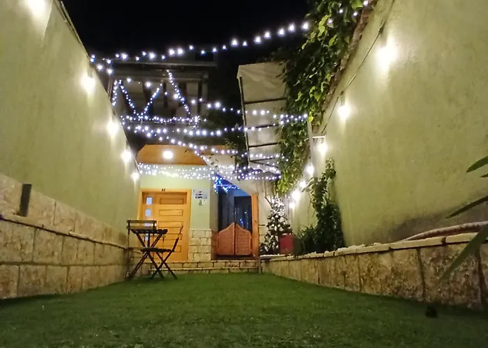 Apartament Near Center 4 *